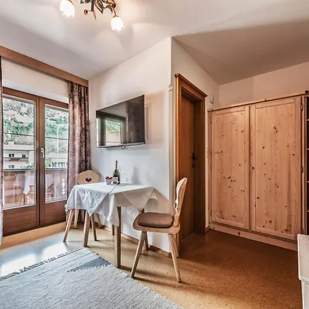 Rohrmoser Apartament *